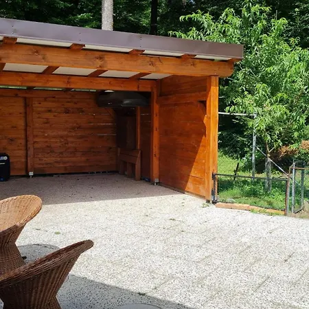 Soba Tete Tile - Hisa Ob Gozdu Smještaj na farmi Ptuj