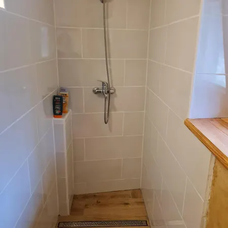 Soba Tete Tile - Hisa Ob Gozdu