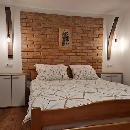 Soba Tete Tile - Hisa Ob Gozdu Lantgård