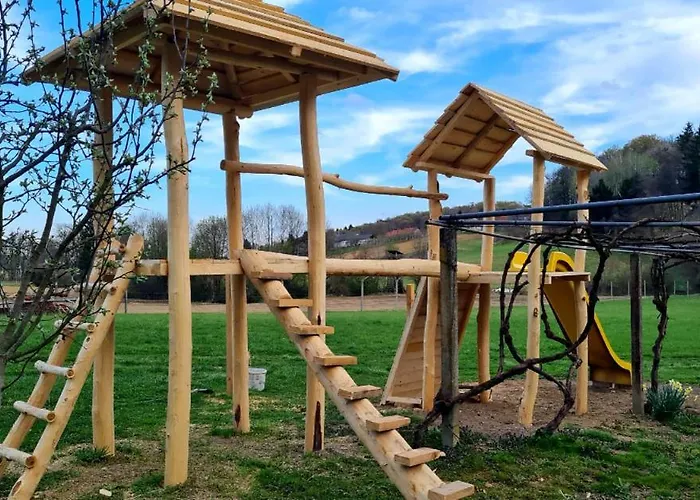 Gospodarstwo agroturystyczne Soba Tete Tile - Hisa Ob Gozdu