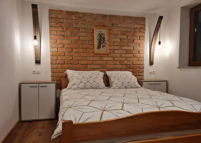 Soba Tete Tile - Hisa Ob Gozdu Farma